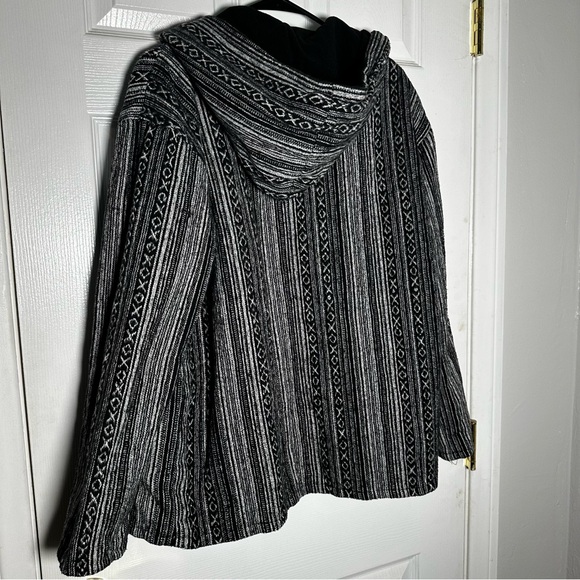 Kathmandu Imports, Black and Whjte Tribal, Heavy Winter Coat, Unisex - Picture 8 of 11